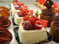 Mơ thấy bánh ngọt là điềm gì, thử vận may với con số nào?