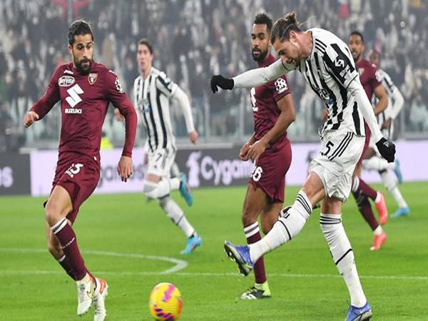 Trận đối đầu kịch tính giữa Juventus vs Torino