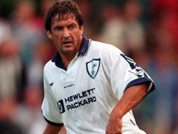 Hậu vệ Gary Mabbutt