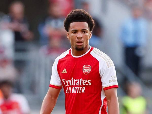 Arsenal liệu có lặp lại sai lầm với Ethan Nwaneri