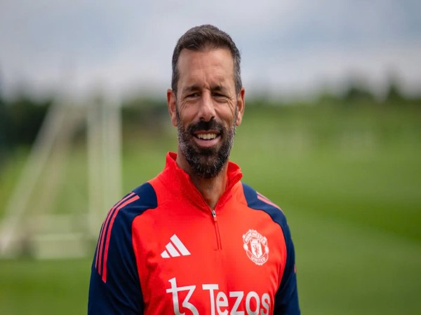 Ruud van Nistelrooy (Hà Lan) – 6 bàn thắng