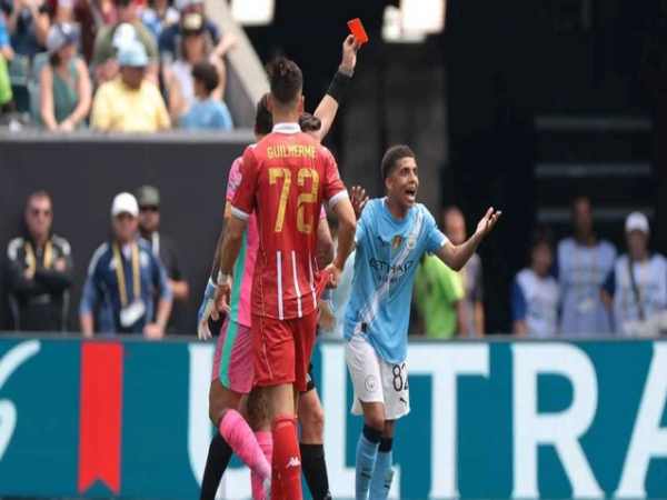 Tin bóng đá: Tài năng trẻ Man City bị treo giò 3 trận