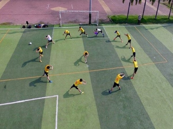 TOP bài tập khởi động trước khi đá bóng hạn chế chấn thương