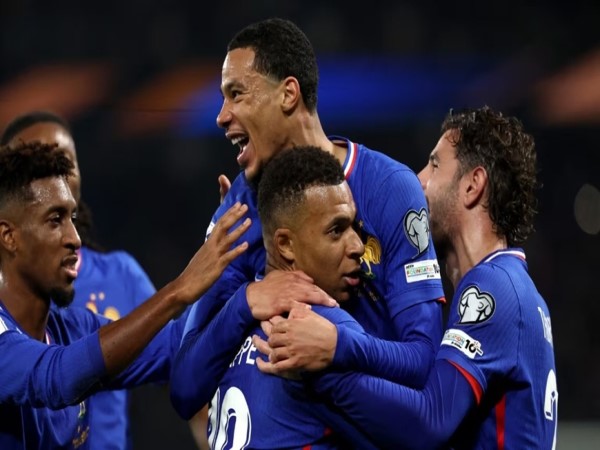 Khi Mbappé định nghĩa lại “ngôi sao bóng đá hiện đại”