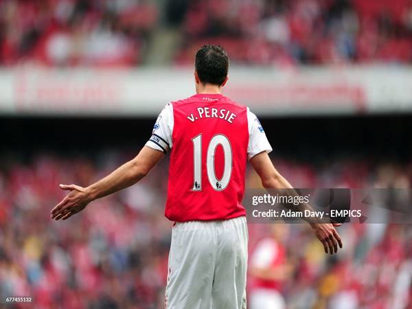 Ý nghĩa đặc biệt của số áo Van Persie - Áo số 10