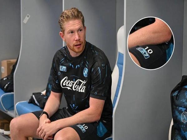 Áp lực số 10 và thái độ tôn trọng Maradona