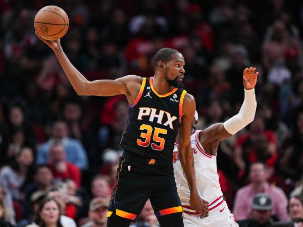 Durant dẫn đầu trận, ghi điểm và phối hợp hiệu quả