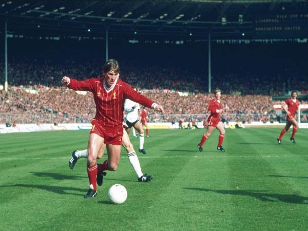 Tiền vệ Kenny Dalglish