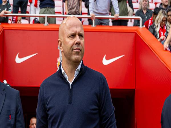 HLV Arne Slot từng dẫn dắt những đội bóng nào?